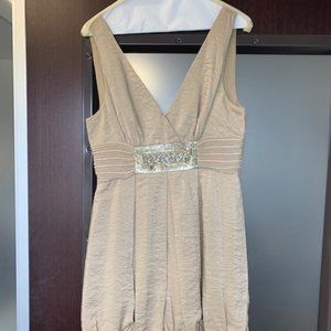 BCBGMaxAzria Gold dress, plunging v-neck size 6